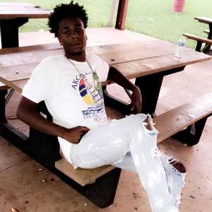 Meet your Posher, Dee